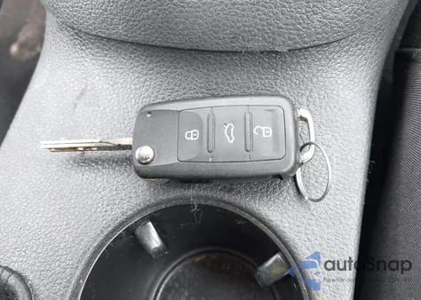 2016 Volkswagen Jetta 1.4T S z USA, uszkodzony, nr VIN 3VW267AJXGM298004